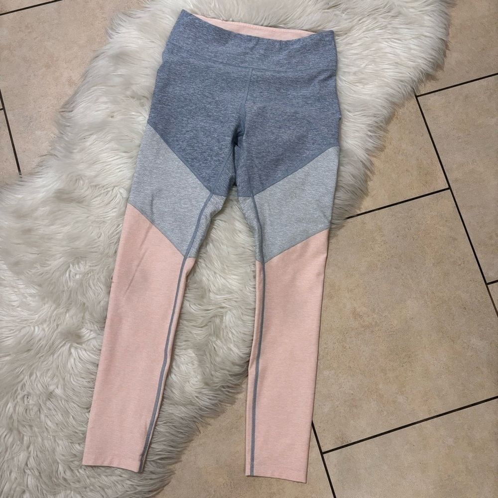 Outdoor Voices | grey and pink leggings